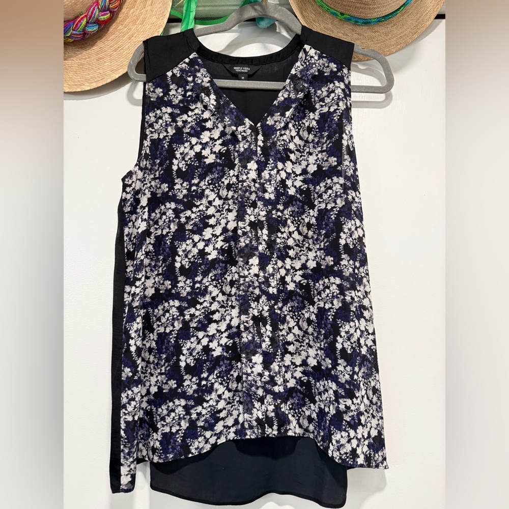 Simply Vera Vera Wang Navy and White Floral Top